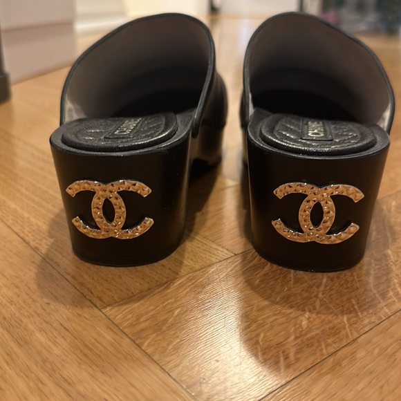 Chanel clogs - Picture 3 of 9